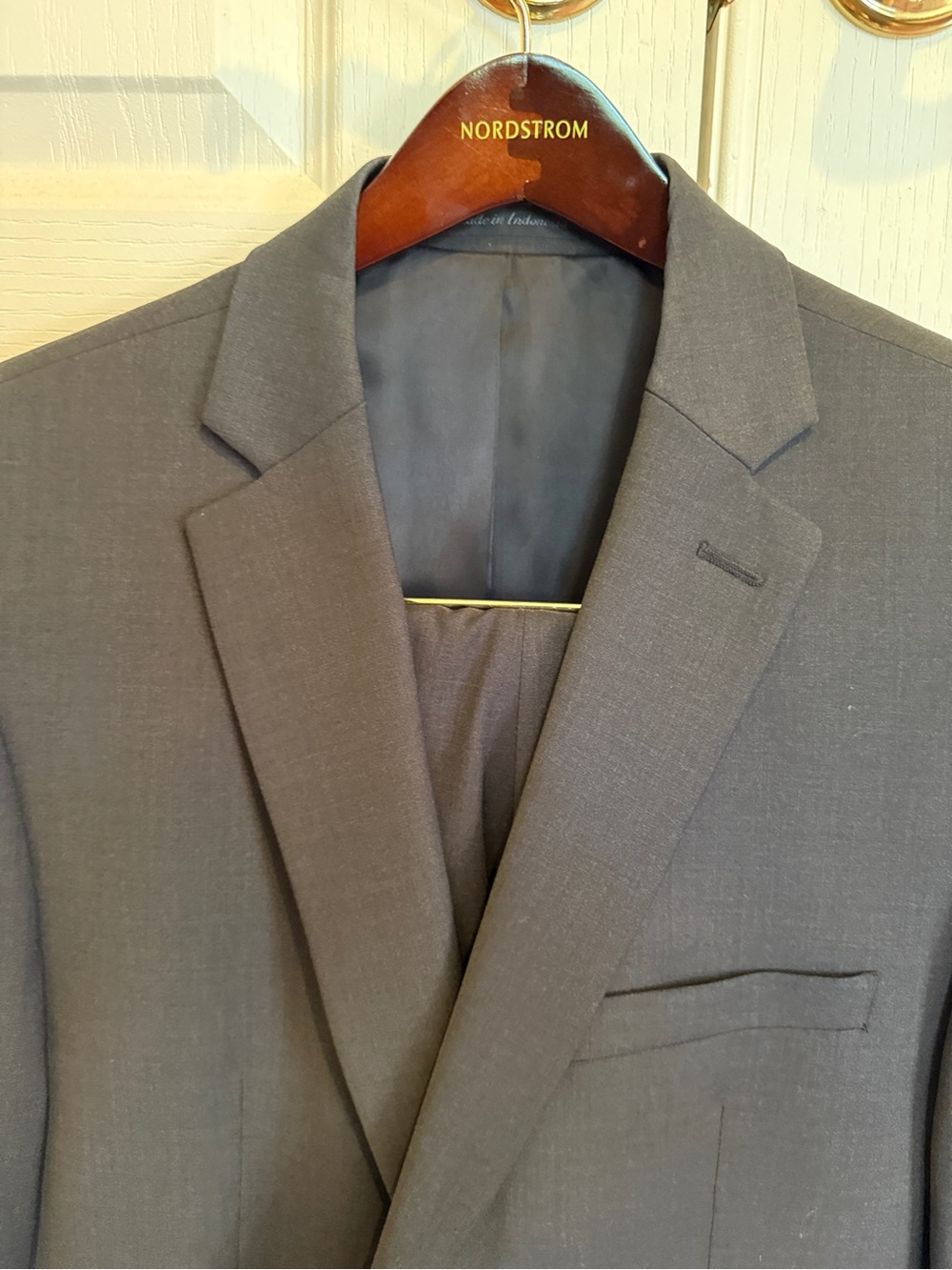 Calvin Klein Men's Charcoal Gray 2 piece Suit! - Picture 12 of 14